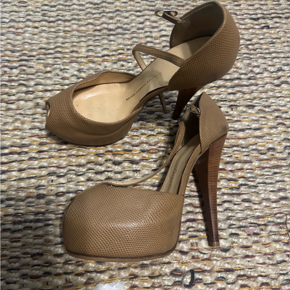 Giuseppe Zanotti Pumps